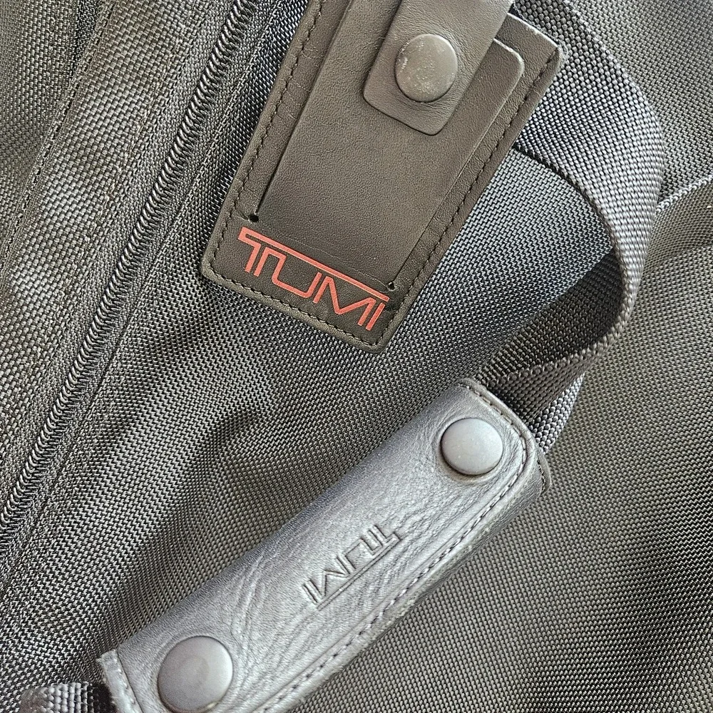 TUMI Alpha 2252D3 30